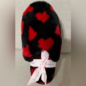 NEW Victoria's Secret Heart Faux Fur Slippers - Sz Medium